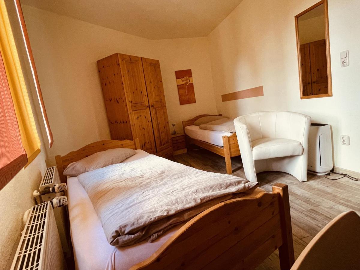 Zum Alten Krug Naumbourg Extérieur photo